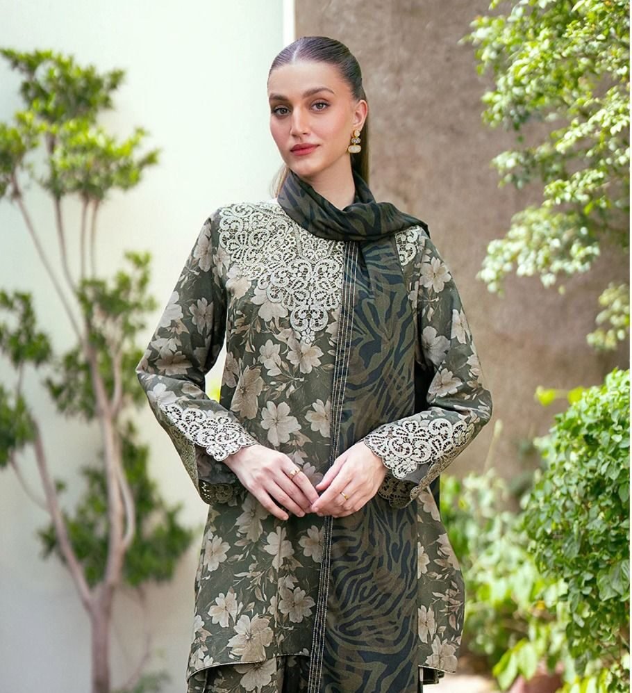 Baroque Summer bana dora lawn D2 Collection 2025 e1738461225272