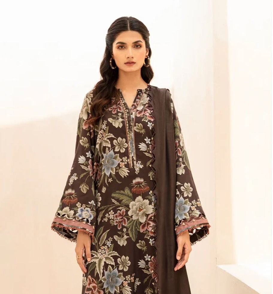Baroque lawn Bana Doria With Voil Dupatta D7 e1738464430154