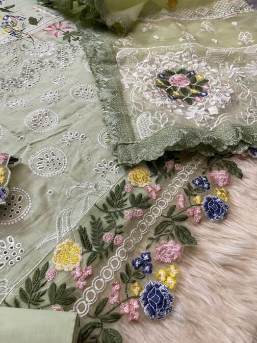 Maryam hussain wedding collection 2024 - Image 6