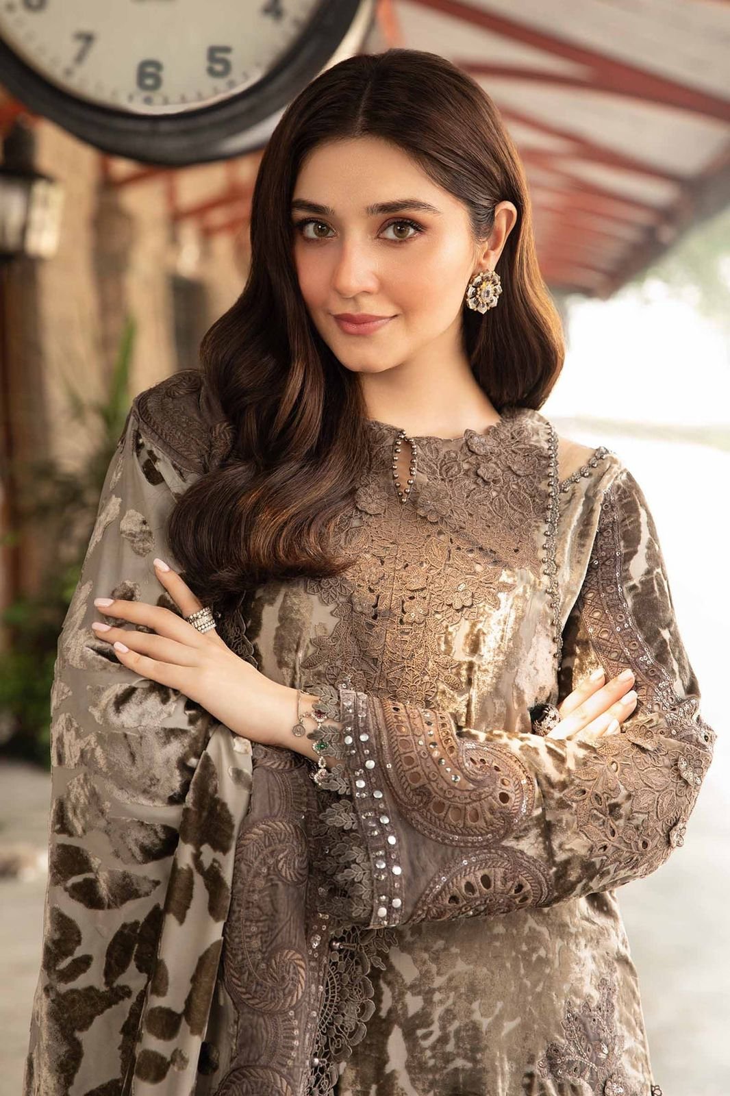 printed lawn shirt design with lace 2025
